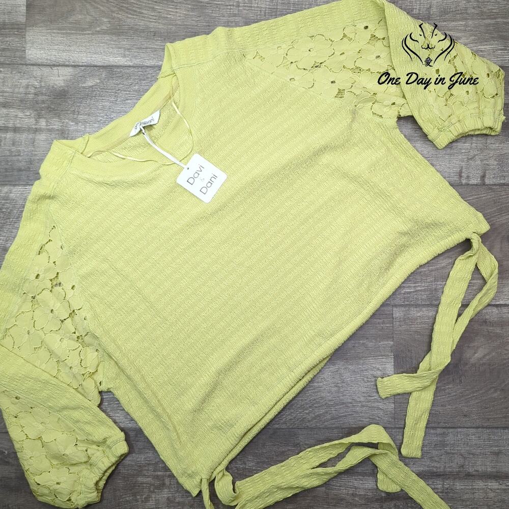 Davi & Dani Lace Sleeve Tie Side Textured Top Lime Green NWT Size M